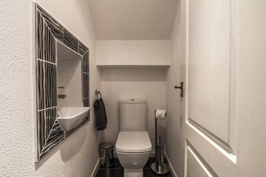 Beautiful Apartment With Private Pool Near Tenby Kilgetty Buitenkant foto