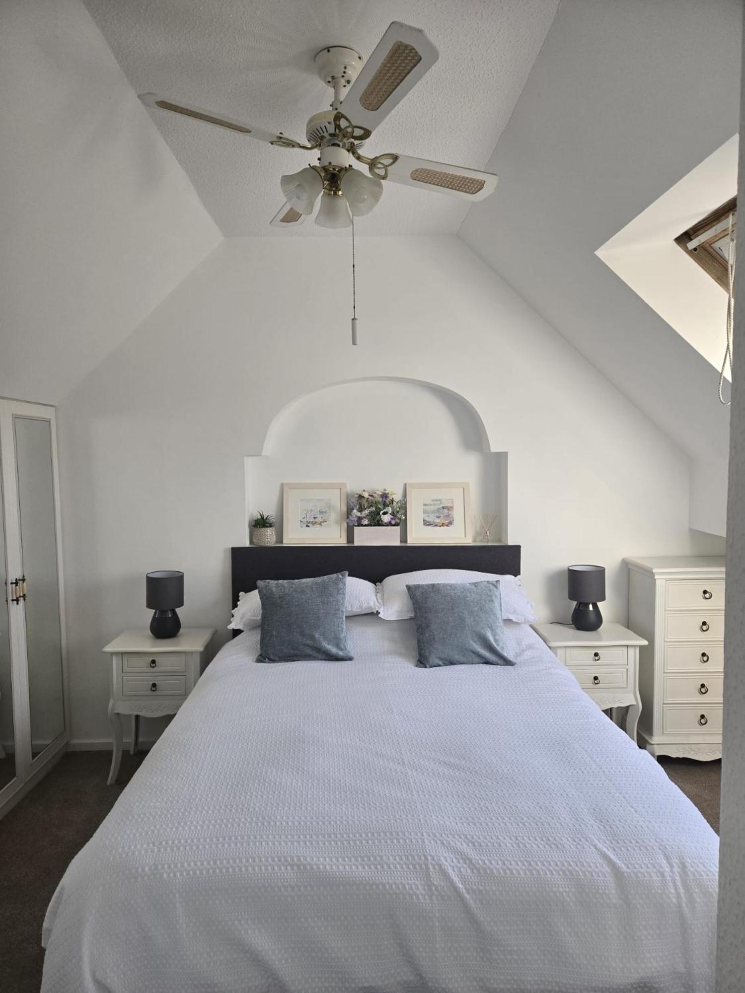 Beautiful Apartment With Private Pool Near Tenby Kilgetty Buitenkant foto