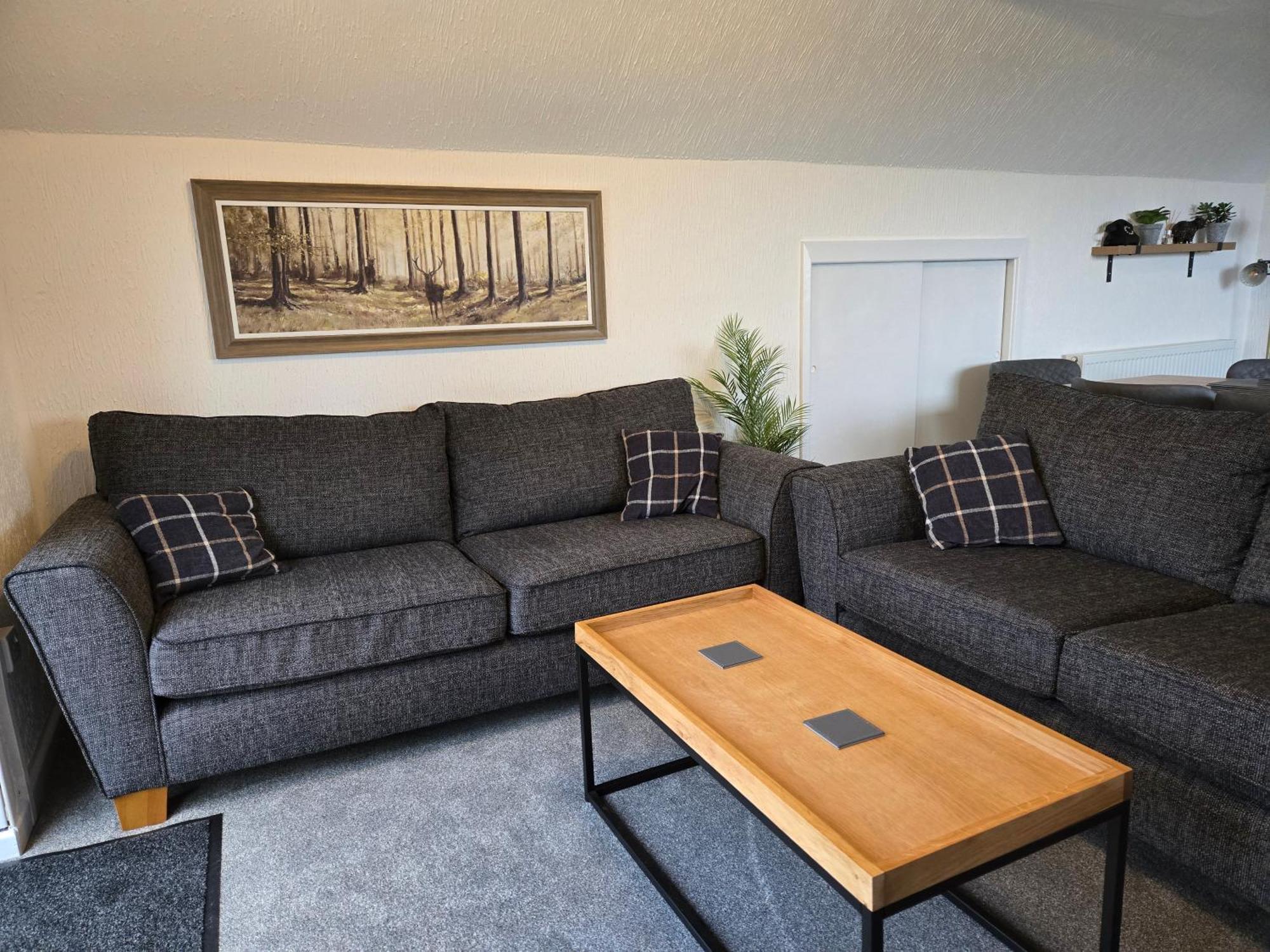 Beautiful Apartment With Private Pool Near Tenby Kilgetty Buitenkant foto